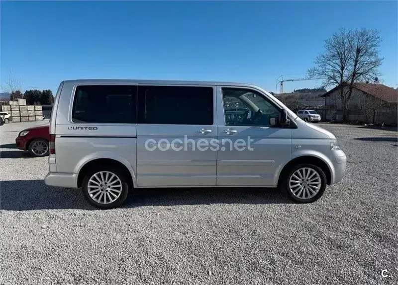 Usado VW Multivan United 130 CV (95 kW) 2009 Gris / plata Monovolumen