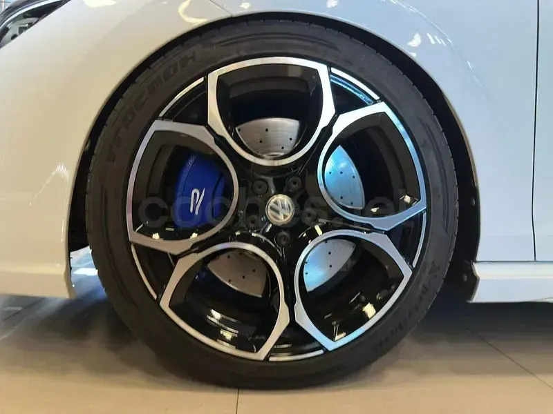 Usado VW Golf VIII Black Edition 333 CV (244 kW) 2024 Blanco Berlina