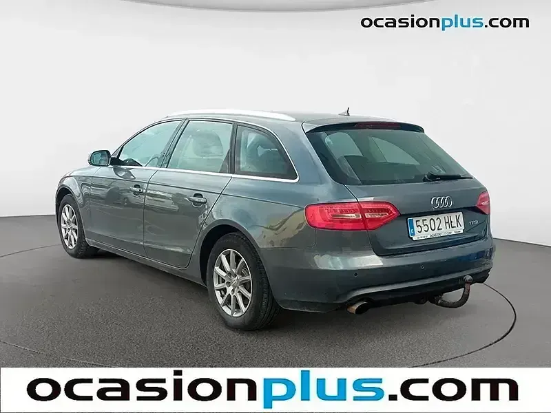 Usado Audi A4 170 CV (125 kW) 2012 Gris Familiar
