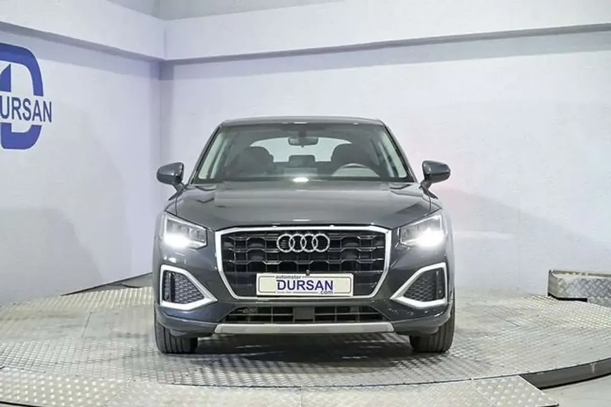 Usado Audi Q2 Advanced Plus 116 CV (85 kW) 2023 Gris SUV
