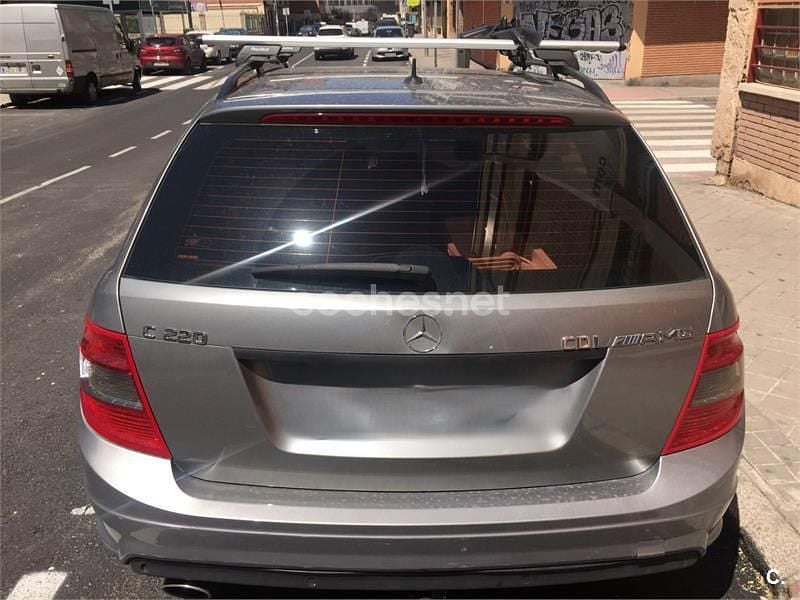 Usado Mercedes C220 Classic 170 HP (125 kW) 2009 Cinzento Carrinha