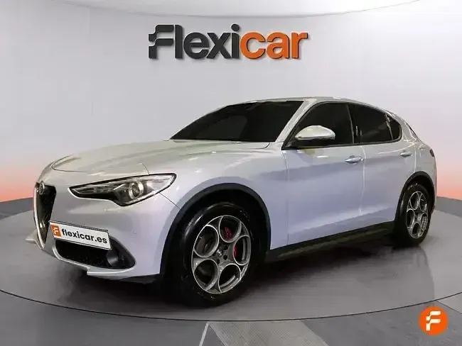 Usado Alfa Romeo Stelvio Sprint 190 CV (139 kW) 2022 Gris SUV