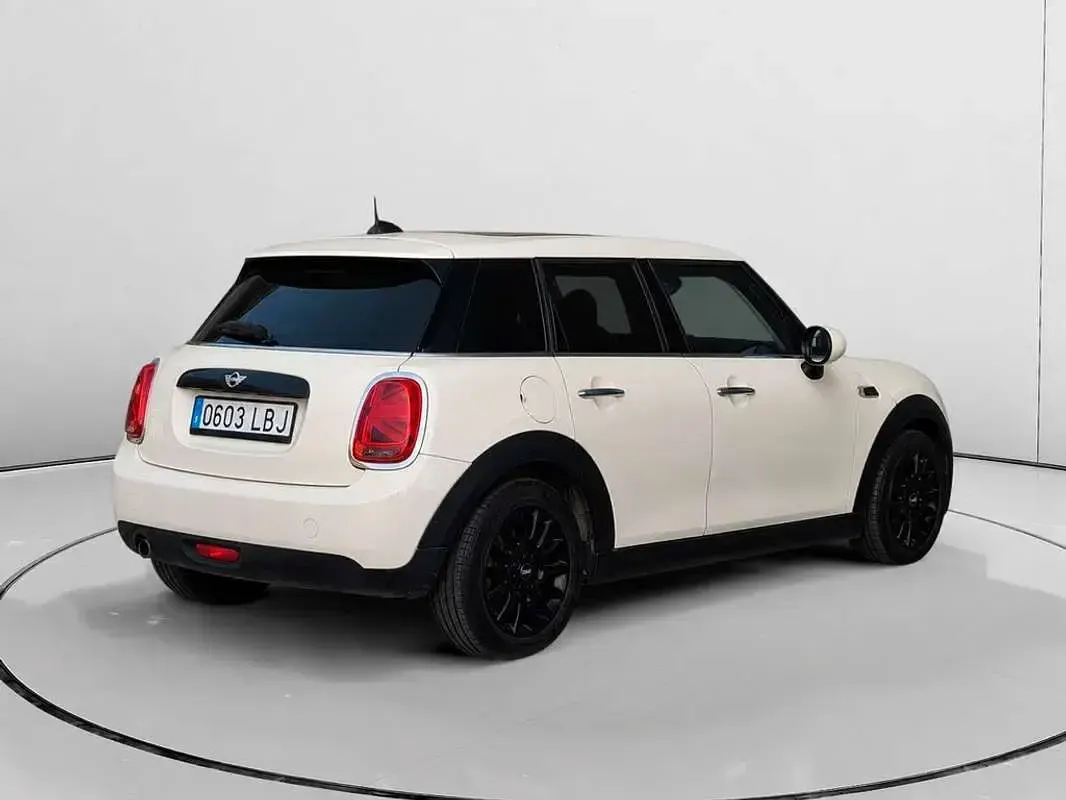 Usado Mini ONE 102 CV (75 kW) 2019 Blanco Utilitario