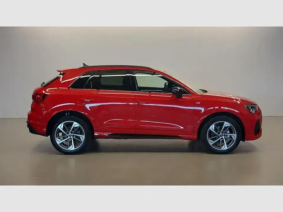 Usado Audi Q3 Ambiente 150 CV (110 kW) 2024 Rojo SUV