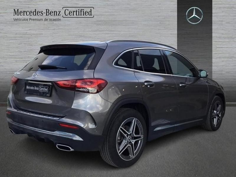 Usado Mercedes GLA200 AMG line 150 CV (110 kW) 2021 Gris / plateado SUV