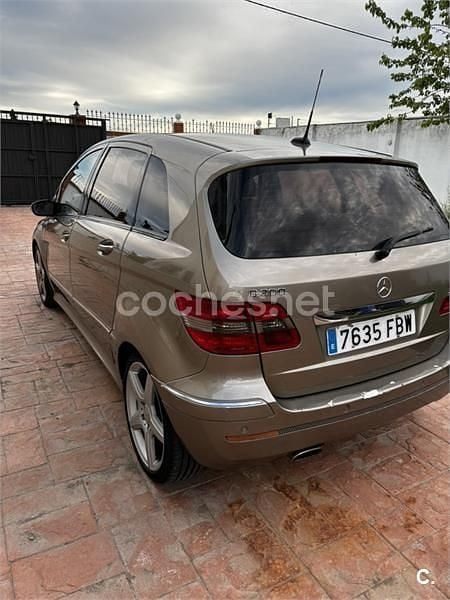 Usado Mercedes B200 140 CV (102 kW) 2006 Marrón Monovolumen