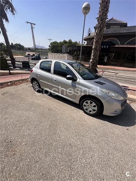 Gris / plata Usado 2010 Peugeot 206+ Utilitario | 4400 € (Precio justo) - Imagen 1/4