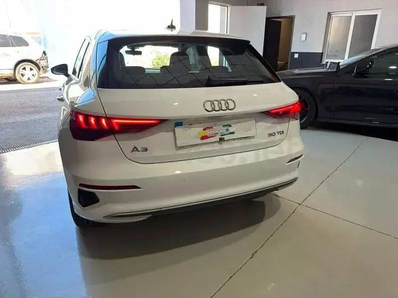 Usado Audi A3 Advanced Plus 116 CV (85 kW) 2020 Blanco Berlina