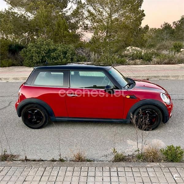 Usado Mini Cooper D 110 CV (80 kW) 2009 Rojo Utilitario