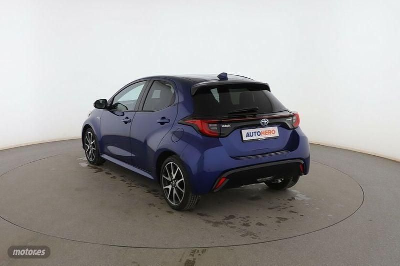 Usado Toyota Yaris Hybrid Plus 116 CV (85 kW) 2020 Azul Berlina