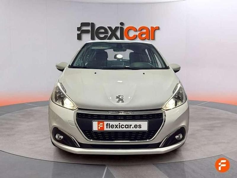 Usado Peugeot 208 Active 82 CV (60 kW) 2019 Blanco Utilitario