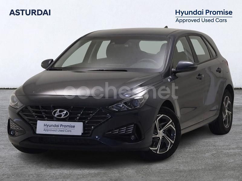 Gris / plata Usado 2021 Hyundai i30 Berlina | 18.590 € (Un poco caro) - Imagen 1/4