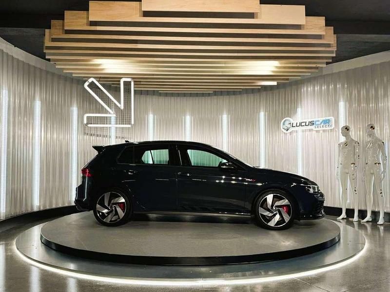 Usado VW Golf VIII GTI 300 CV (220 kW) 2022 Gris Utilitario