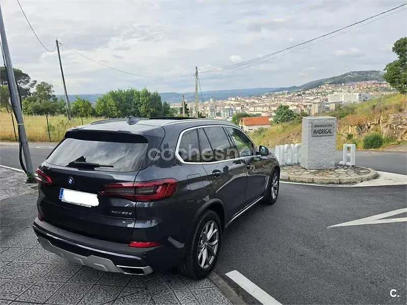 Usado BMW X5 Comfort Edition 265 CV (194 kW) 2021 Gris / plata SUV