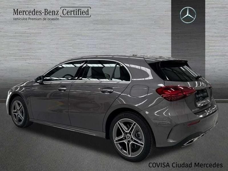 Nuevo Mercedes A250 AMG line 218 CV (160 kW) 2025 Gris Berlina