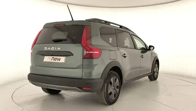 Usado Dacia Jogger Extreme 101 CV (74 kW) 2025 Verde Monovolumen