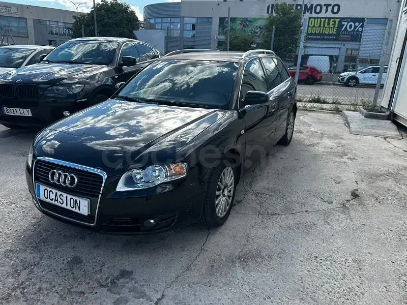Usado Audi A4 140 CV (102 kW) 2005 Negro Familiar