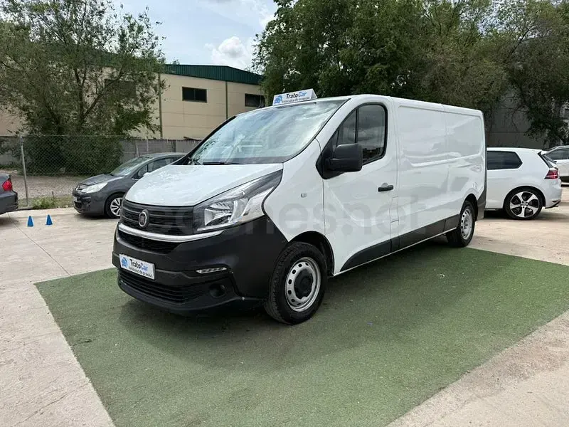 Usado Renault Trafic 150 CV (110 kW) 2021 Blanco Monovolumen