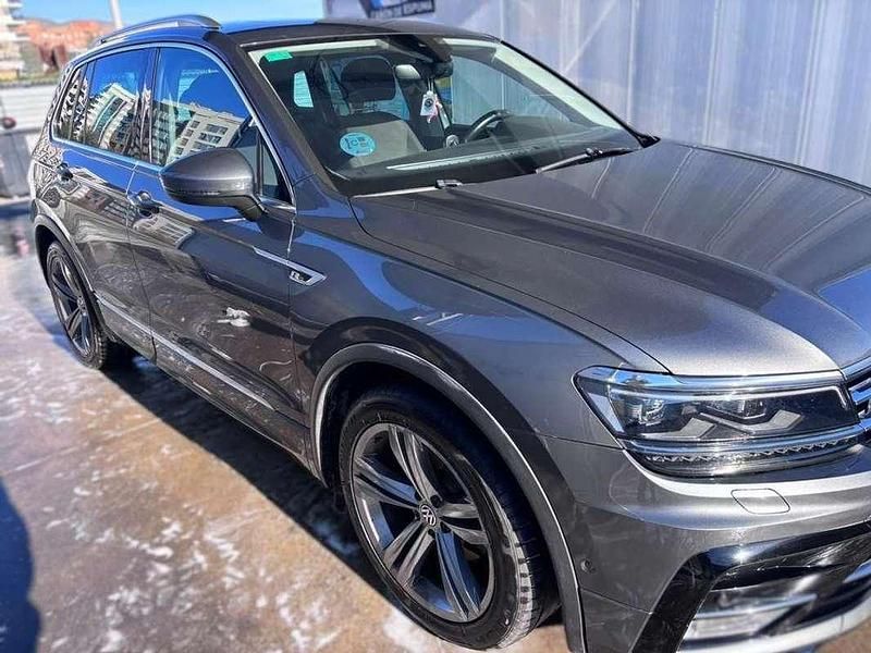 Usado VW Tiguan Sportline 150 CV (110 kW) 2017 Gris SUV