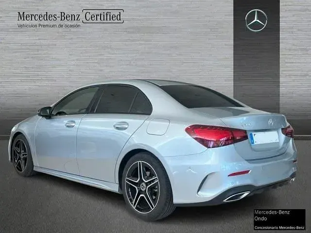 Usado Mercedes A180 136 CV (100 kW) 2025 Plata hightech