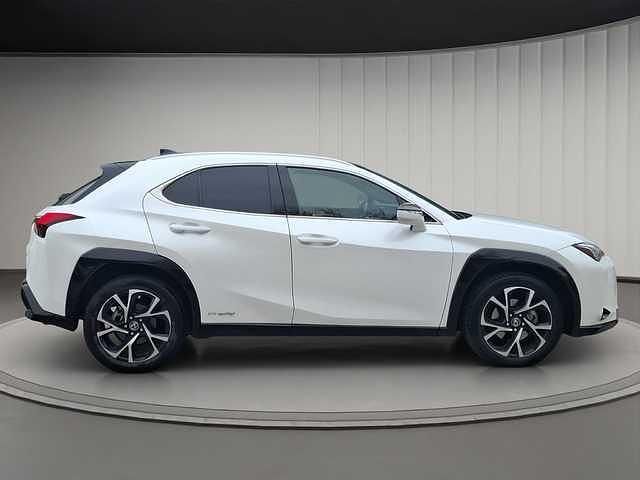 Usado Lexus UX 250h Business Edition 184 CV (135 kW) 2021 Blanco SUV