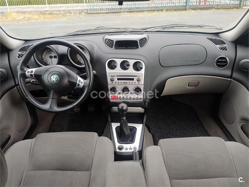 Usado Alfa Romeo 156 Distinctive 140 CV (102 kW) 2004 Azul Berlina