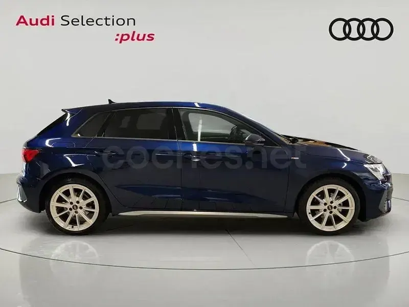 Usado Audi A3 S-Line 110 CV (80 kW) 2024 Azul Berlina