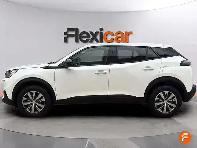 Usado Peugeot 2008 Active 110 CV (80 kW) 2022 Blanco SUV