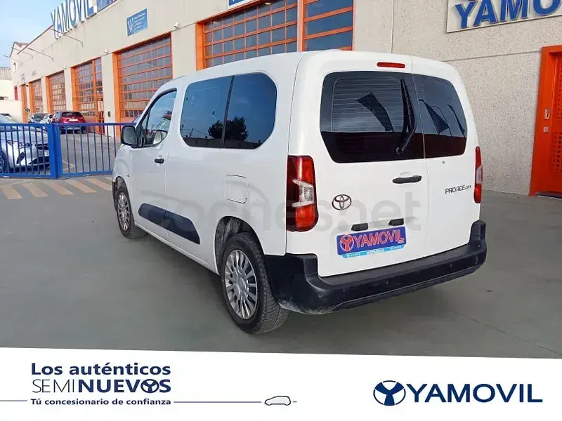 Usado Toyota Proace Verso Active 131 CV (96 kW) 2024 Blanco Familiar
