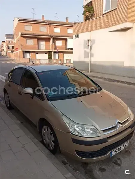 Usado Citroën C4 90 CV (66 kW) 2006 Beige Berlina