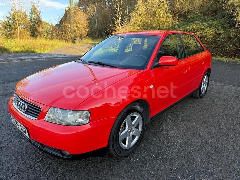 Rojo Usado 2001 Audi A3 Ambiente Berlina | 2999 € (Un poco caro) - Imagen 1/4