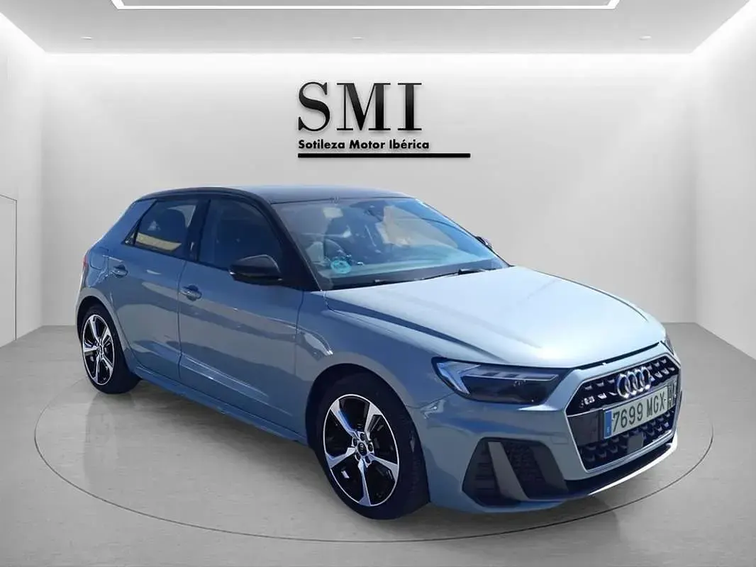 Usado Audi A1 Sportback 110 CV (80 kW) 2023 Gris Utilitario