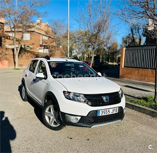 Usado Dacia Sandero Stepway 90 CV (66 kW) 2015 Blanco Berlina