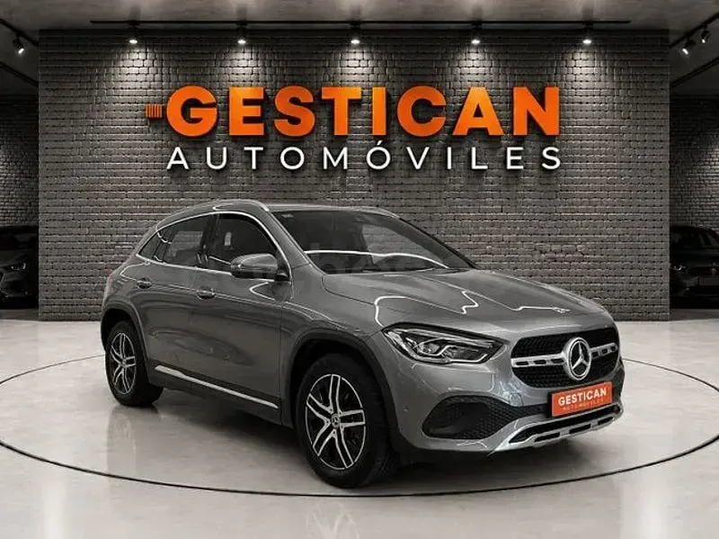 Usado Mercedes GLA250 218 CV (160 kW) 2022 Gris / plata SUV