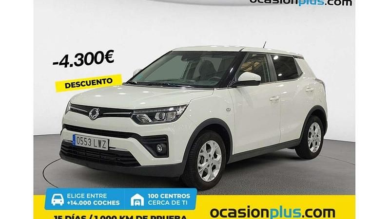 Plateado Usado 2022 Ssangyong Tivoli SUV | 13.500 € (Buen precio) - Imagen 1/4