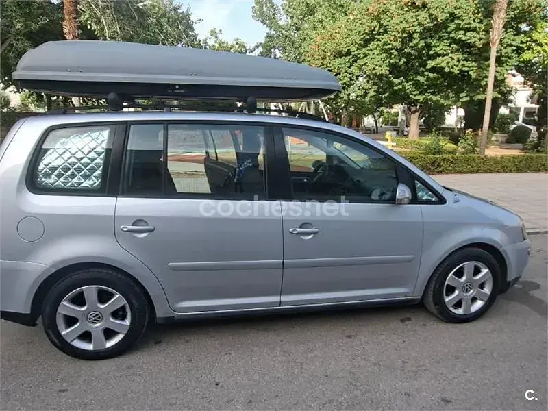 Usado VW Touran Edition 105 CV (77 kW) 2004 Blanco Monovolumen