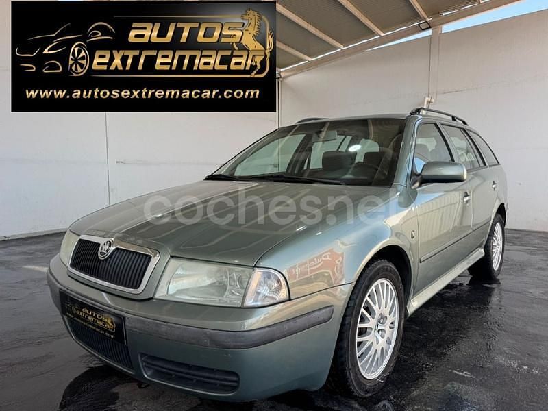 Verde Usado 2003 Skoda Octavia Familiar | 2499 € - Imagen 1/4