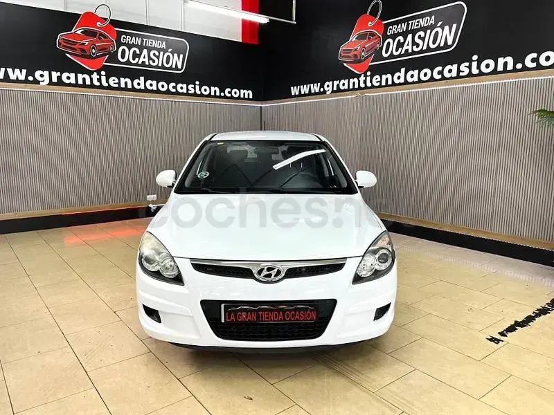 Usado Hyundai i30 Comfort 90 CV (66 kW) 2010 Blanco Berlina