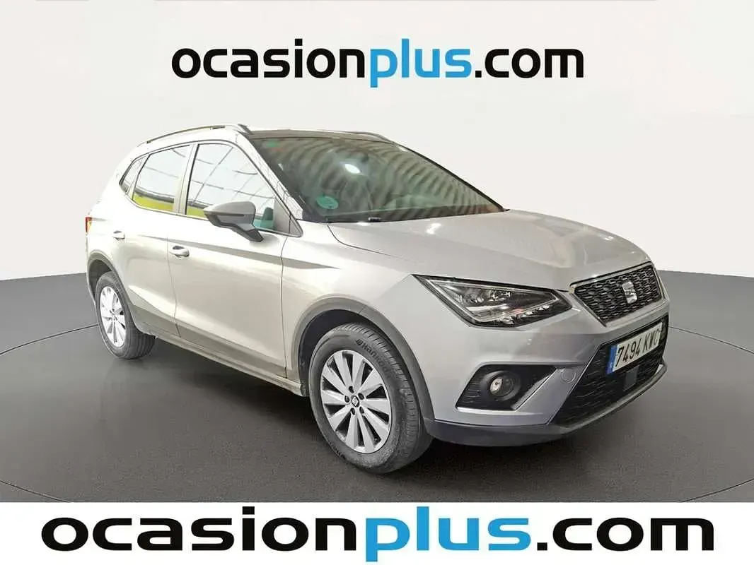 Usado Seat Arona Style 95 CV (69 kW) 2019 Gris SUV