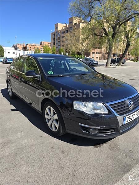 Usado VW Passat Sportline 200 CV (147 kW) 2006 Negro Berlina