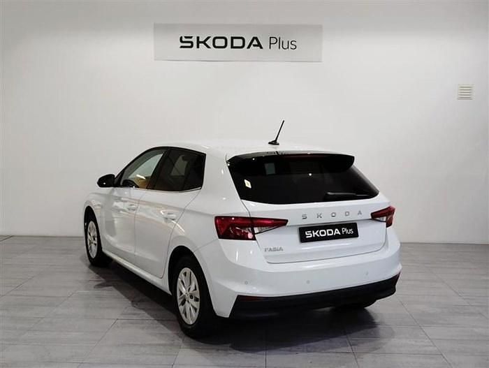 Usado Skoda Fabia Selection 95 CV (69 kW) 2024 Blanco