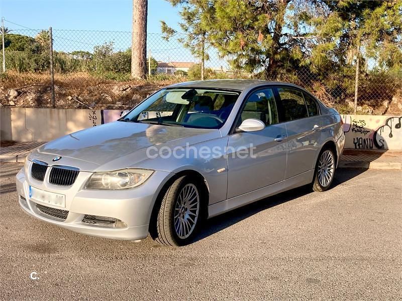 Usado BMW 318 122 CV (89 kW) 2006 Gris / plata Berlina