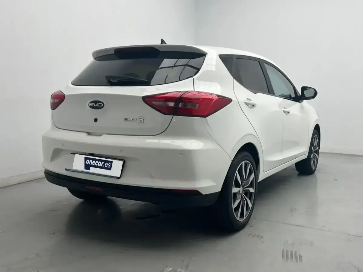 Usado EVO Evo 3 107 CV (78 kW) 2024 Rojo SUV