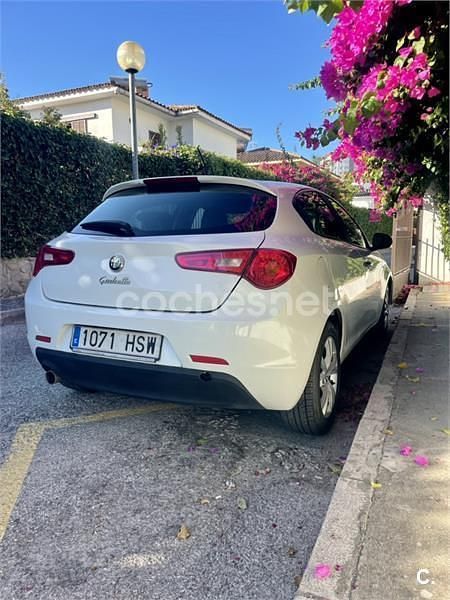 Blanco Usado 2013 Alfa Romeo Giulietta Progression Utilitario | 8750 € (Precio justo) - Imagen 1/2