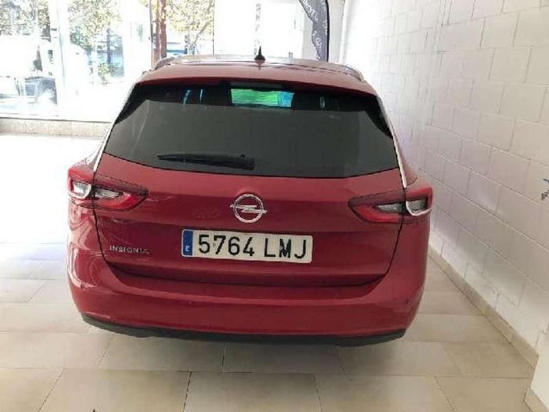 Usado Opel Insignia GS Line 122 CV (89 kW) 2021 Rojo Familiar
