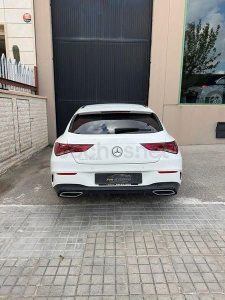 Usado Mercedes CLA200 Shooting Brake 150 CV (110 kW) 2023 Blanco Familiar