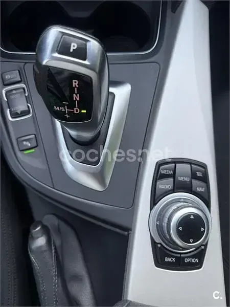 Usado BMW 318 Comfort Edition 150 CV (110 kW) 2020 Negro Familiar