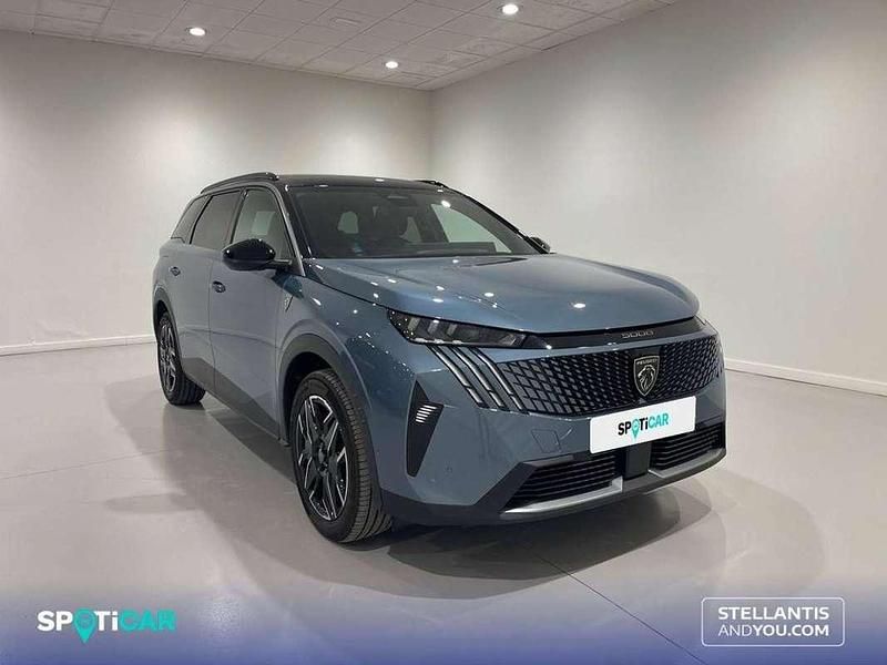 Usado Peugeot 5008 GT 137 CV (100 kW) 2024 Azul Monovolumen
