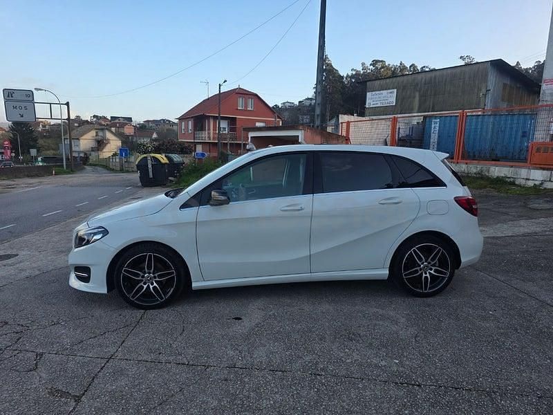 Usado Mercedes B200 150 CV (110 kW) 2019 Blanco Monovolumen