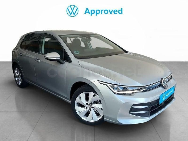 Usado VW Golf VIII 115 CV (84 kW) 2025 Gris / plata Berlina